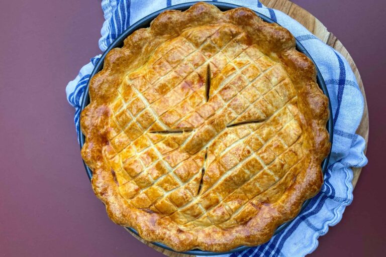 Verleidelijke apple pie (appeltaart met korstdeeg)