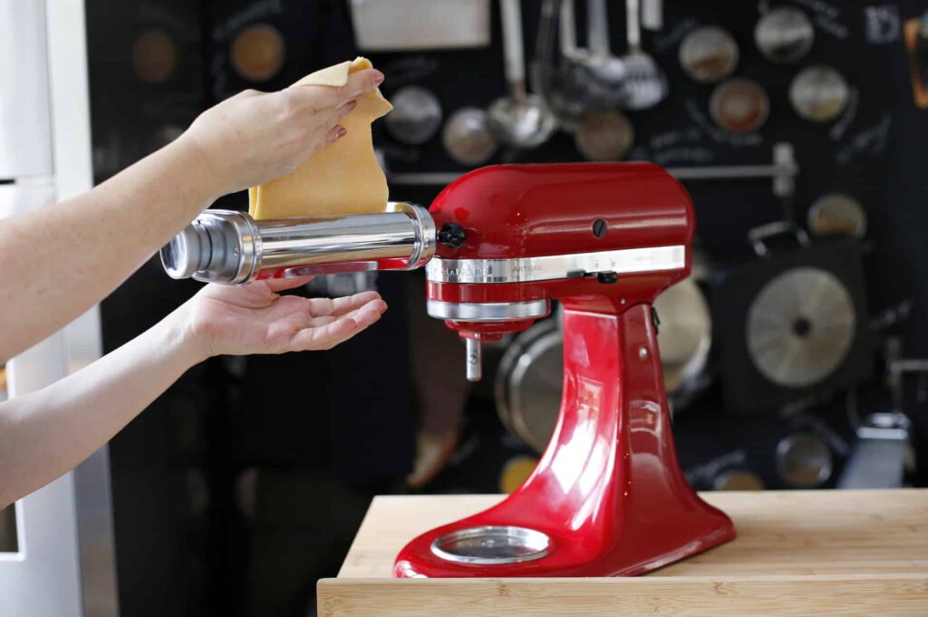 schot Civic waarde Zelf pasta maken met de KitchenAid pastaroller - Francesca Kookt