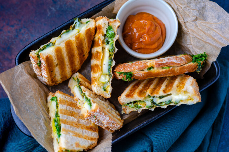 Boerenkool tosti met Gruyère en appel