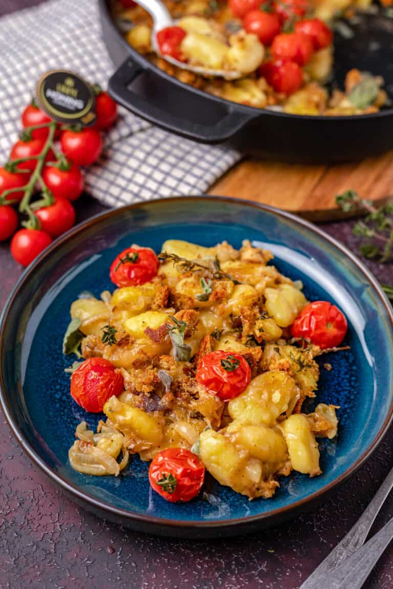 Gnocchi Uit De Oven Met Honingtomaten En Gekarameliseerde Ui