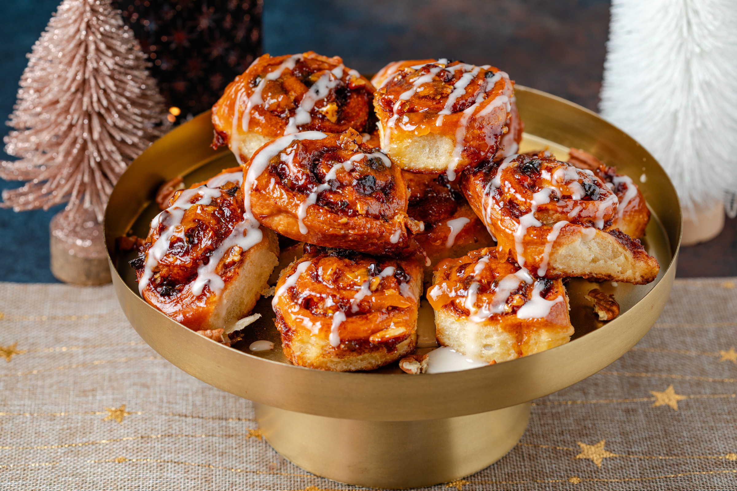 Smeuïge kaneelbroodjes van croissantdeeg